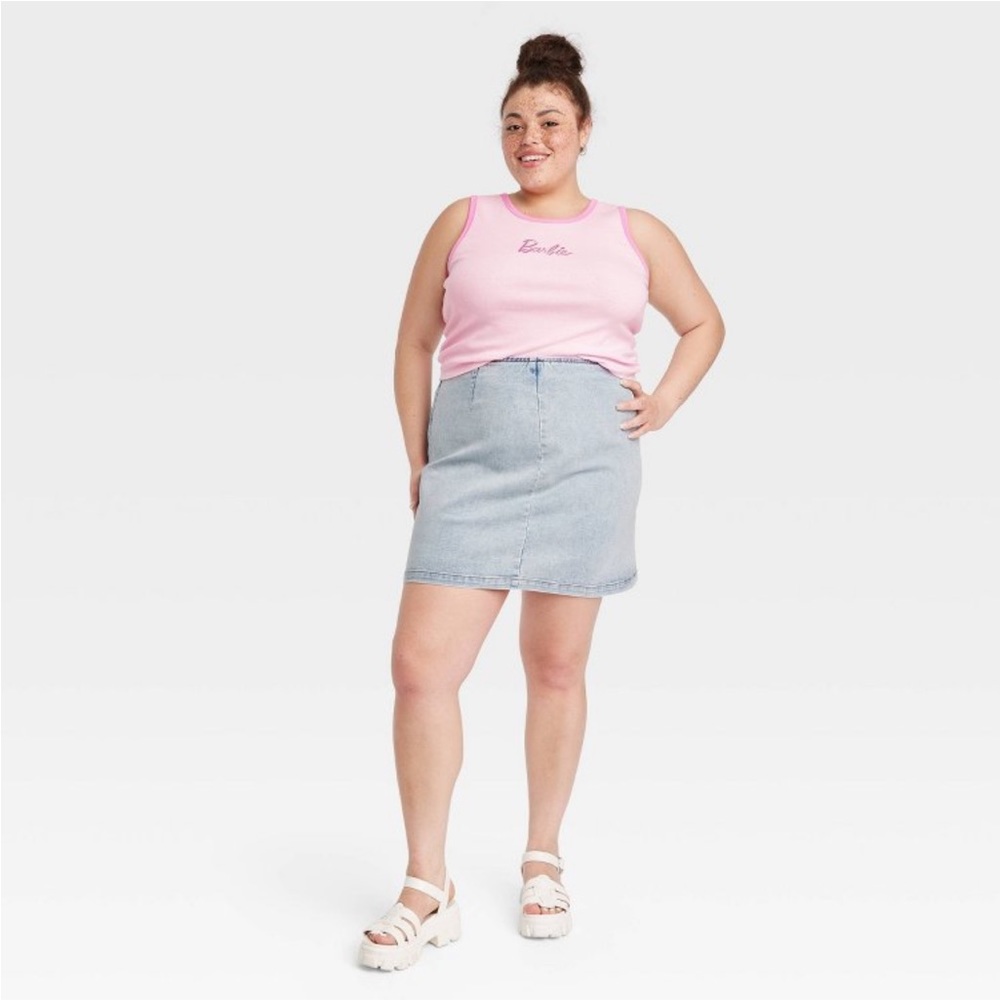 NWT  L Mattel Barbie™Graphic Crop Top Pink Size SOLD OUT